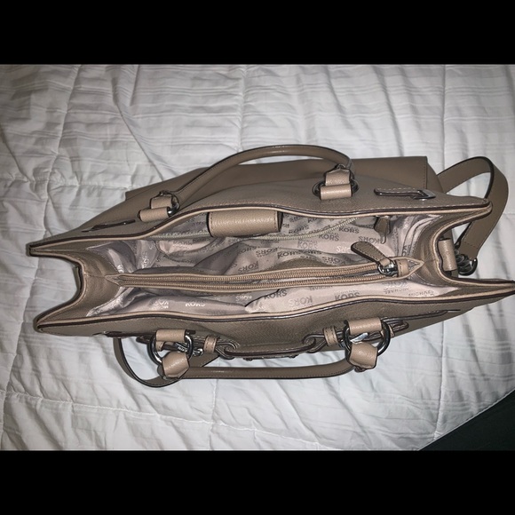 Tan Michael Kors Handbag - Picture 3 of 5